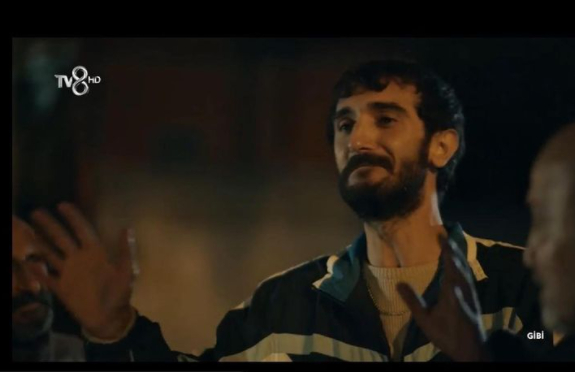 Değerli oyuncumuz Ozan Bey, Exxen’de yayınlanan Gibi dizisinde rol almaktadır.