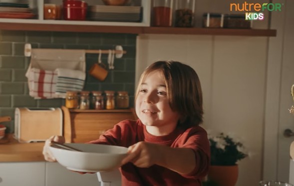 Yetenekli güzelliğimiz Aras`ın yer aldığı Nutrefor Kids Reklamı yayında.