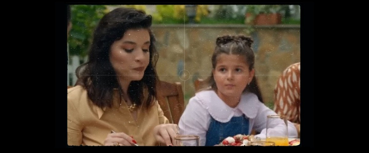 Yetenekli güzelliğimiz Meryem Mina, Leyla Dizisi`nin ana castında İpek karakterini canlandırmaktadır.