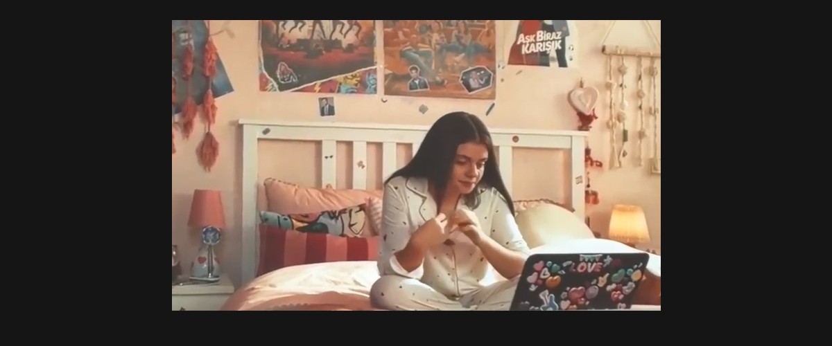 Genç yeteneklerimizden Sahran, `Sonunda Sen` filminde Eda Ece`nin gençliğini canlandırdı.